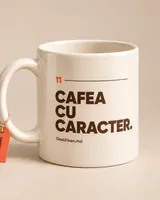 Cană CAPUȘNINO, crem — verso CAFEA CU CARACTER.