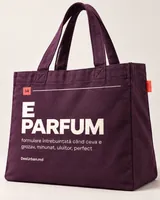 Torbă E PARFUM, Prună — detaliu de material și personalizare